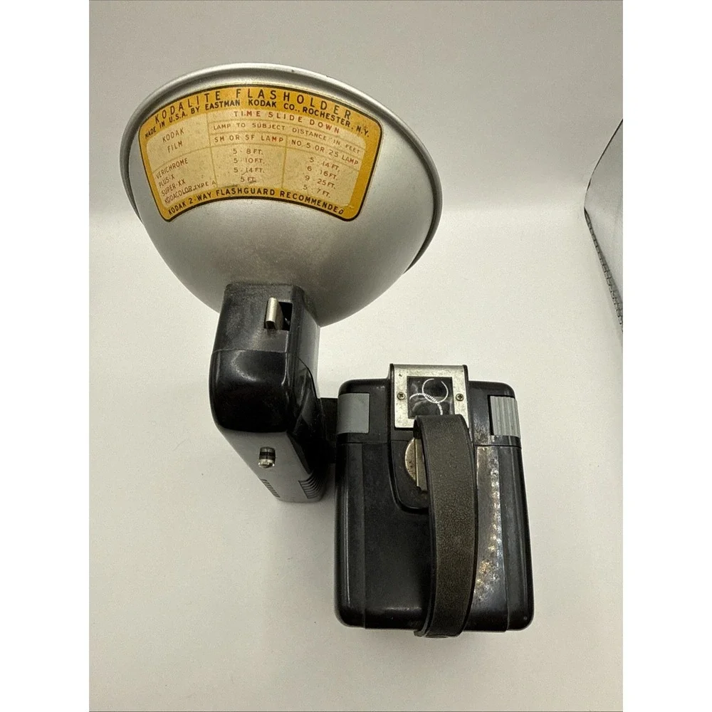 Antique Vintage Kodak Brownie Hawkeye Camera Flash‎ Model